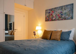 Blue Apartment in Premiere
